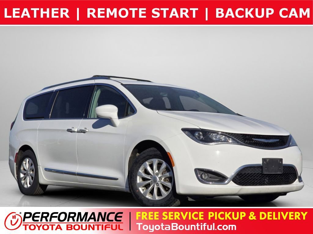 2018 Chrysler Pacifica Touring L's photo