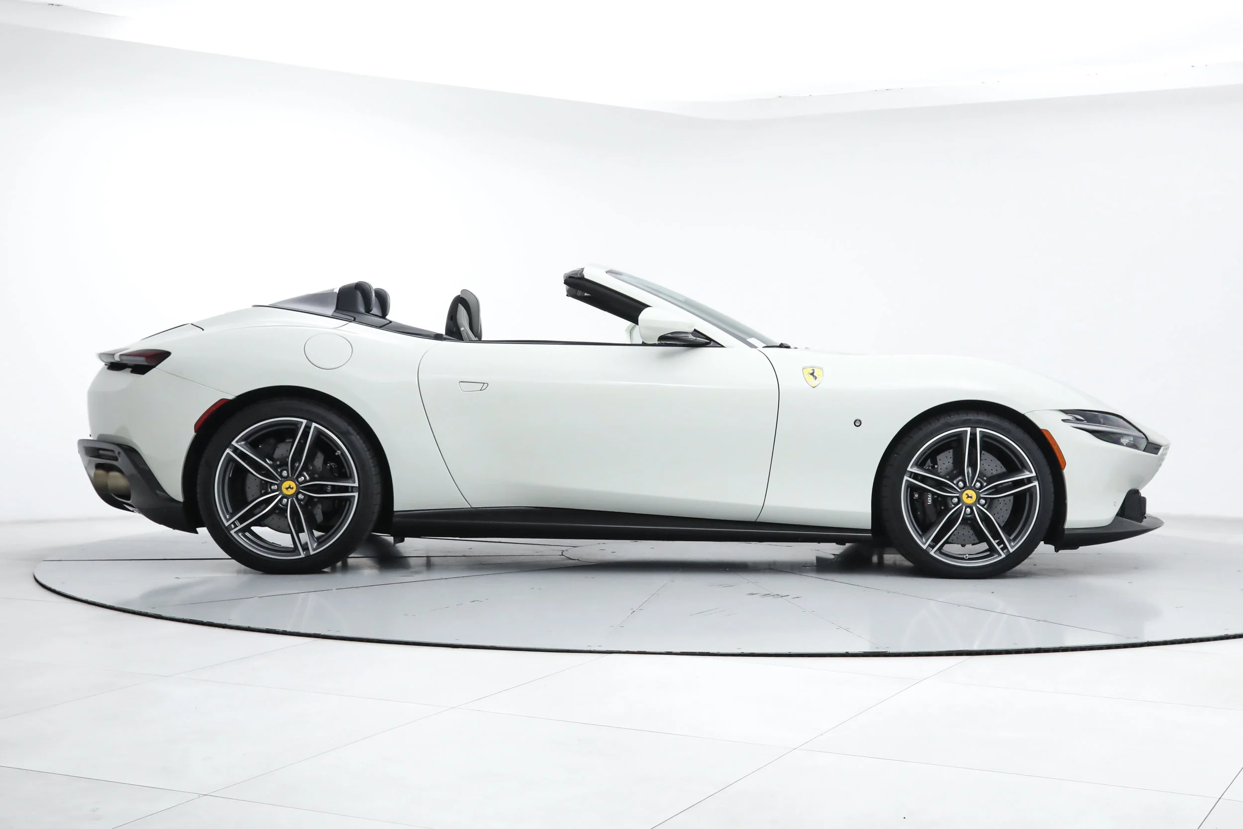Used 2024 White Ferrari  image 10