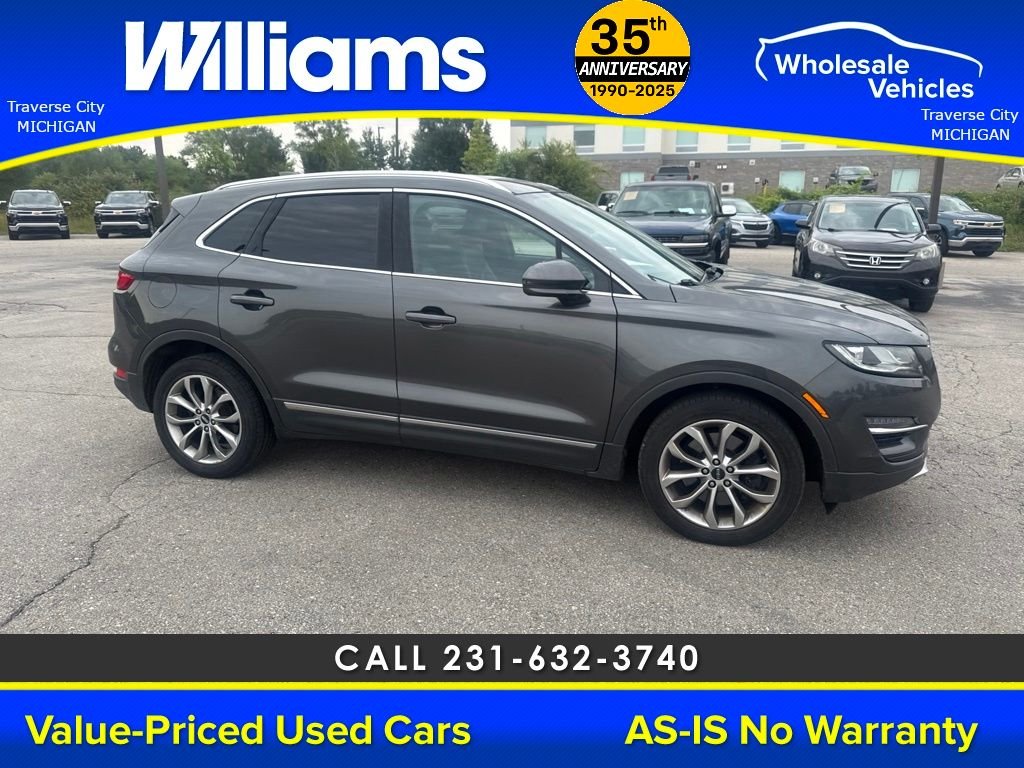 Used 2019  Lincoln Select image 12