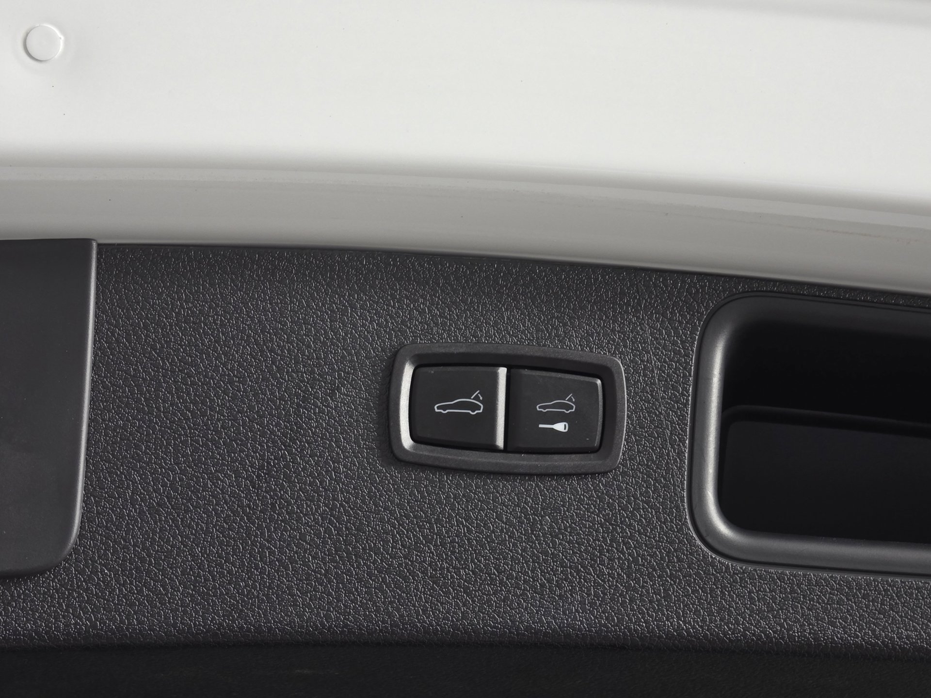 2025 Porsche Macan T - Photo 53
