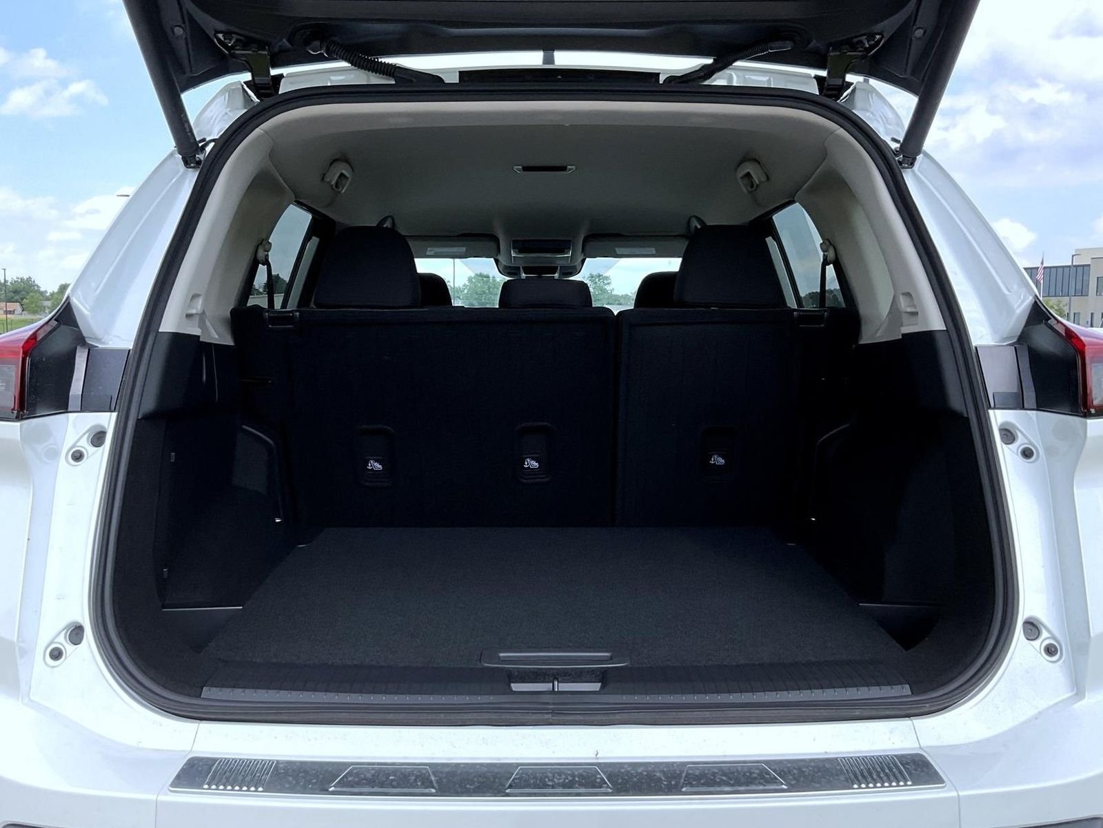 New 2026 Everest White Pearl TriCoat Nissan SV image 22