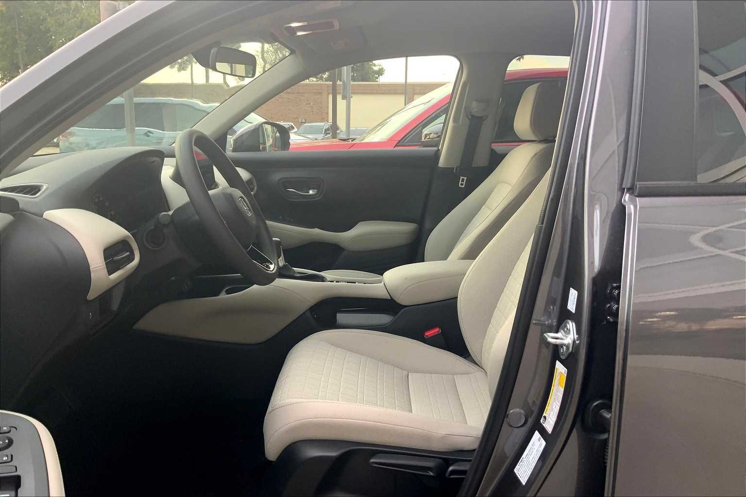 2026 Honda HR-V LX - Photo 8