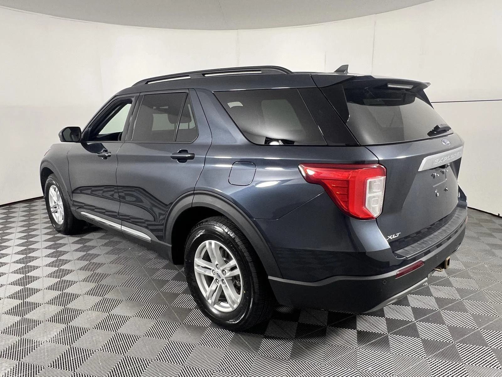Used 2022 Stone Blue Ford XLT image 8