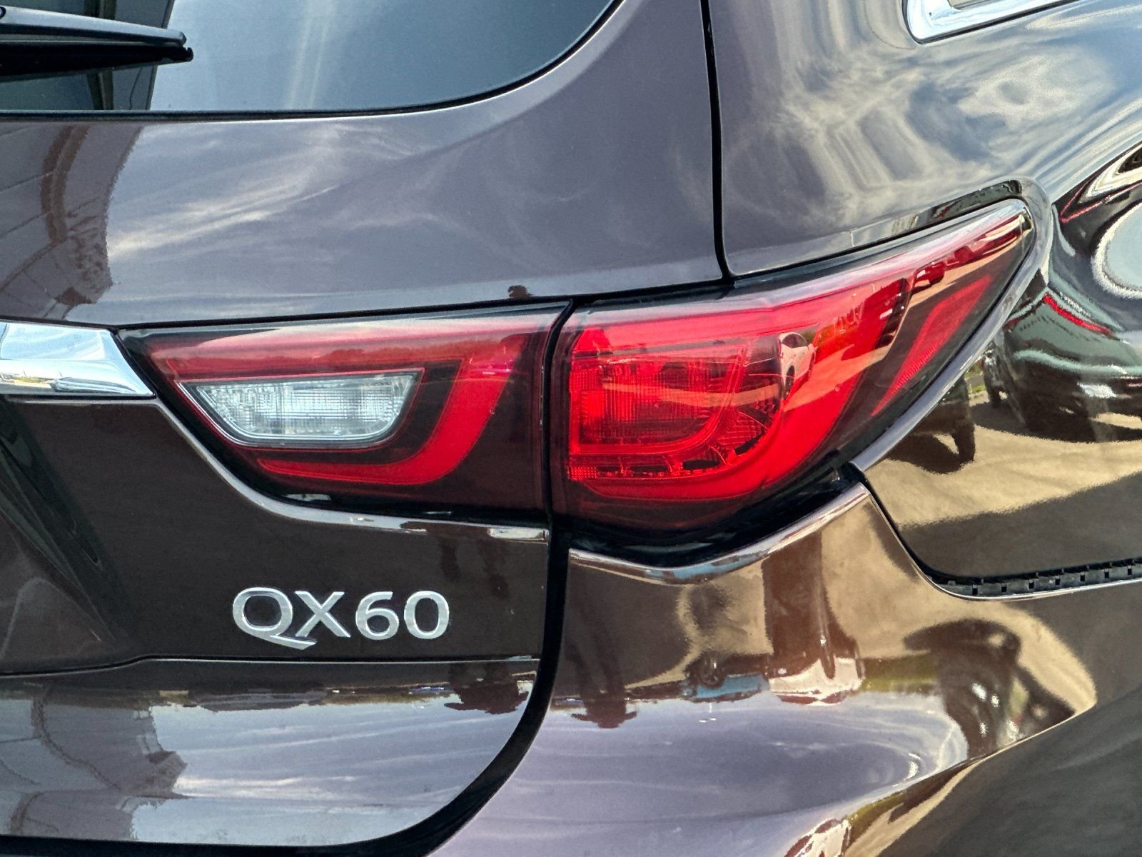 Used 2019 Mocha Almond INFINITI LUXE image 25