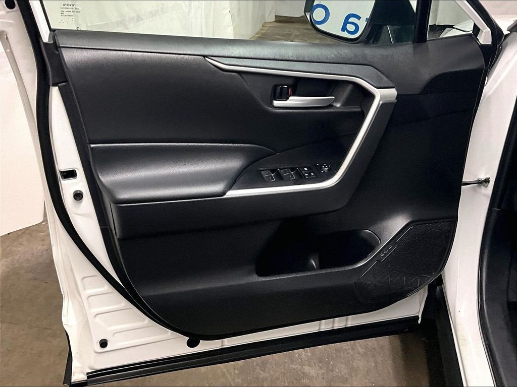 Used 2024 White Toyota XLE image 9