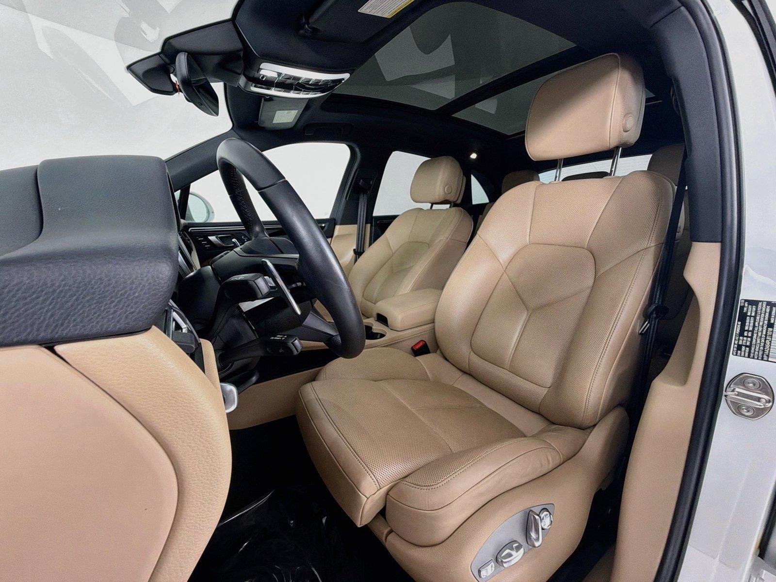 Used 2023 White Porsche  image 5