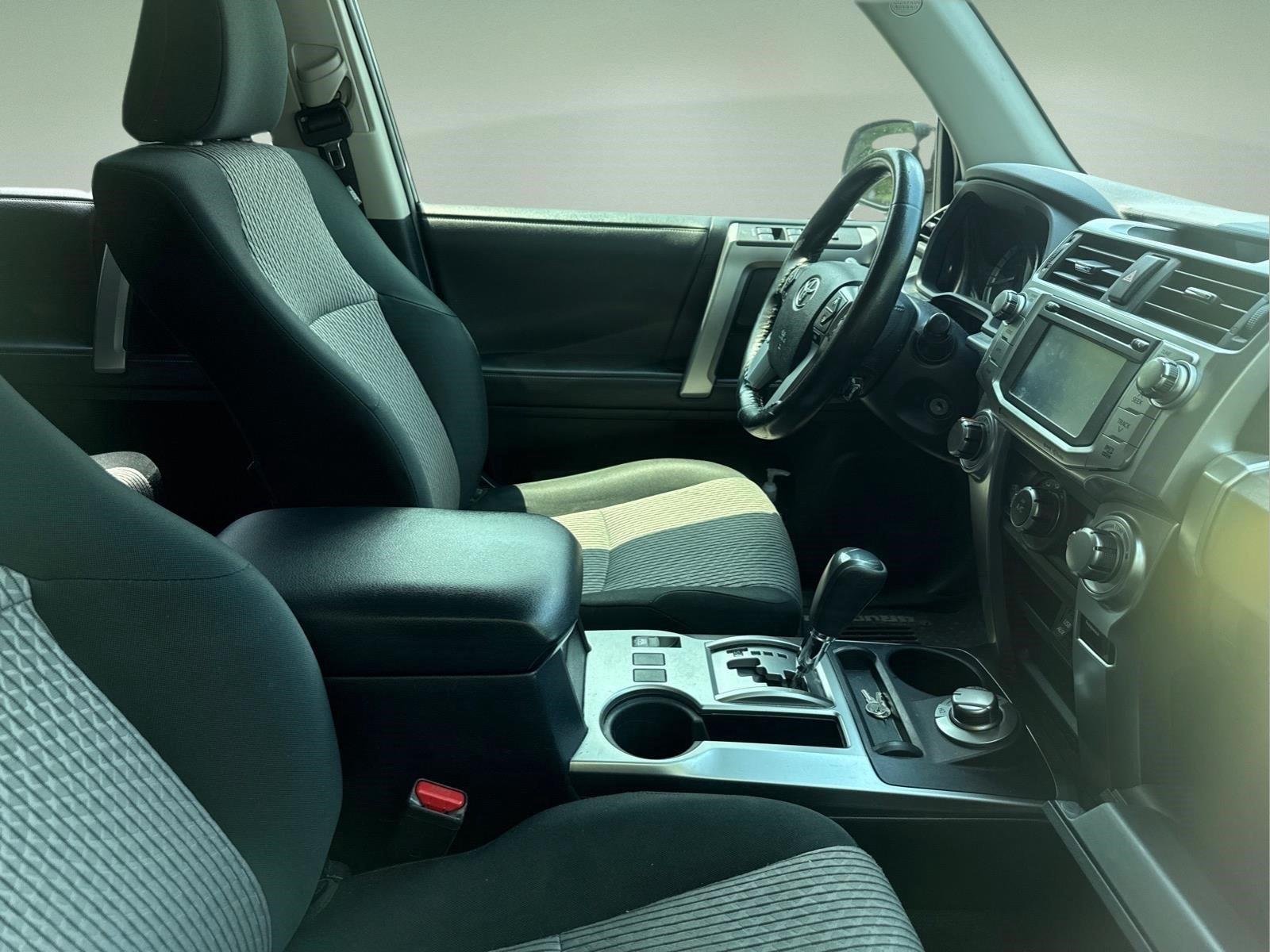 Used 2019 Midnight Black Metallic Toyota SR5 image 19