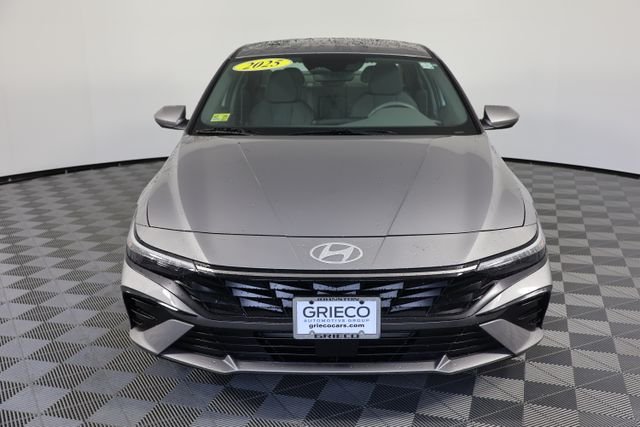 Certified Used 2025 Silver Hyundai SEL Convenience image 3