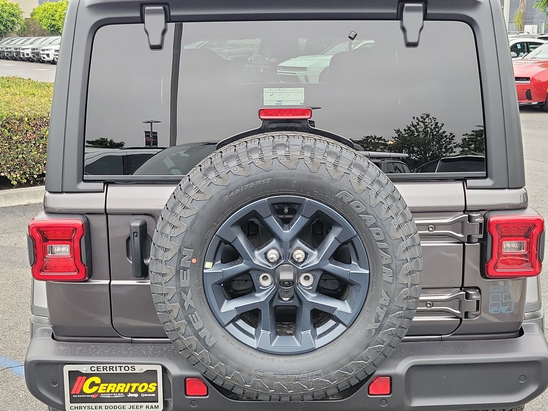 New 2026 Granite Crystal Metallic Clear-Coat Exterior Paint Jeep 85th Anniversary Edition image 4