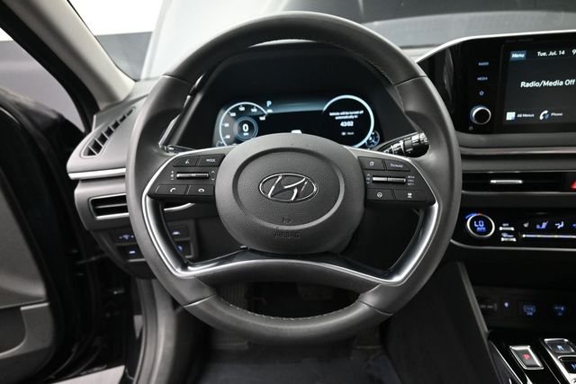 Used 2020 Black Hyundai SEL image 12