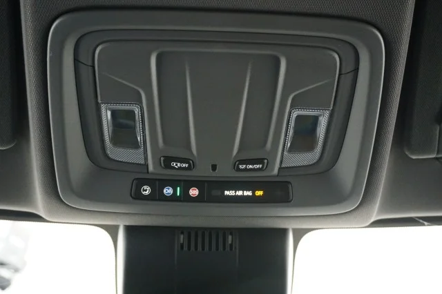 New 2026 Summit White GMC Elevation image 32