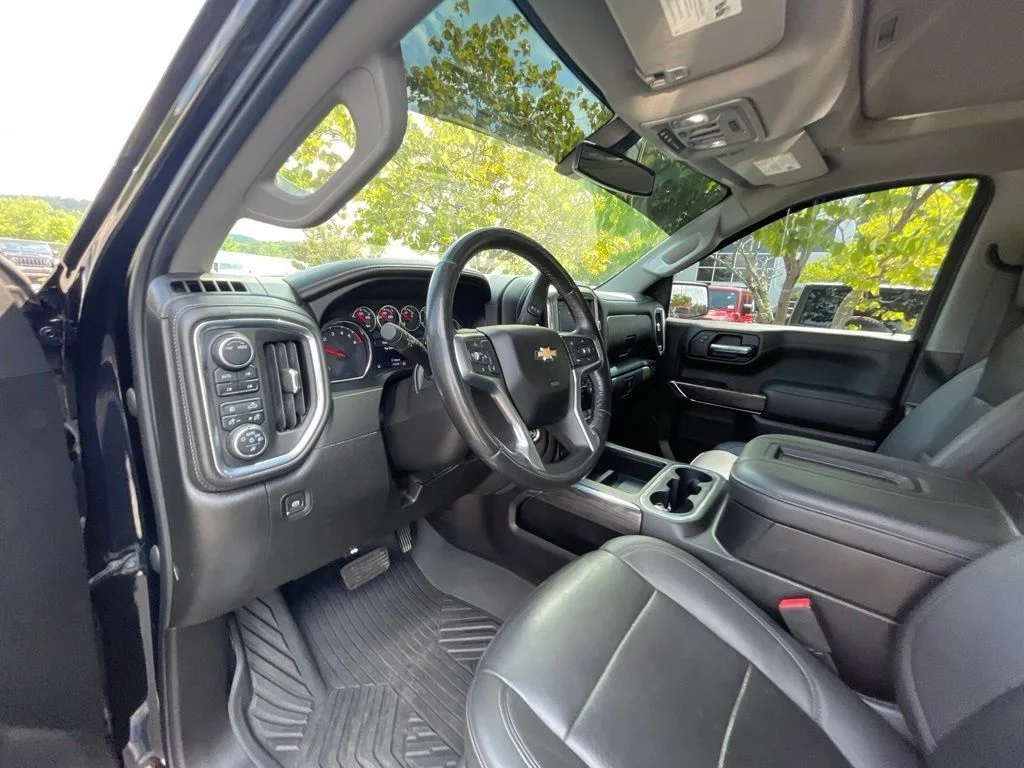 Used 2022 Black Chevrolet LTZ image 17