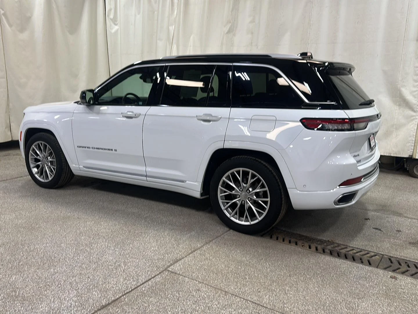 Used 2023 Bright White Clearcoat Jeep Summit image 3