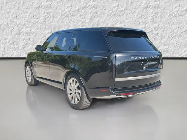 Used 2024 Santorini Black Metallic Land Rover SE image 5