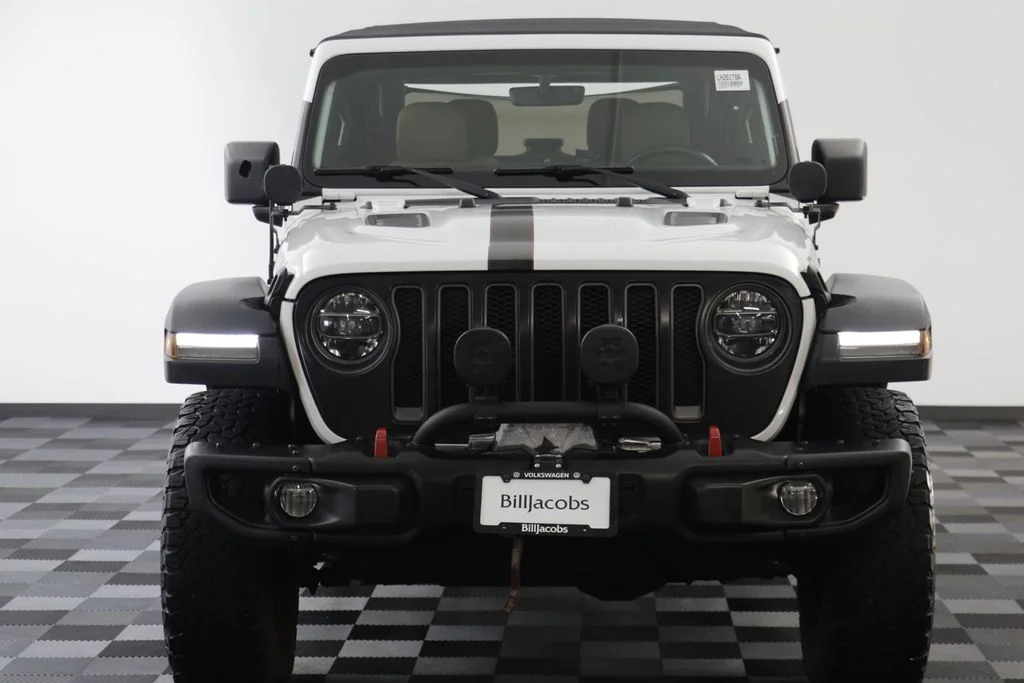 Used 2018 Bright White Clearcoat Jeep Rubicon image 13