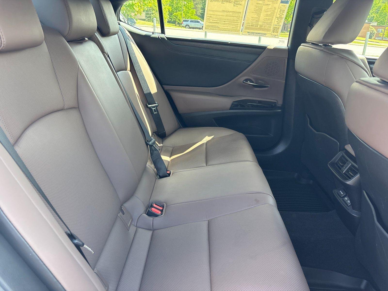 Used 2024 Eminent White Pearl Lexus ES 350 image 38