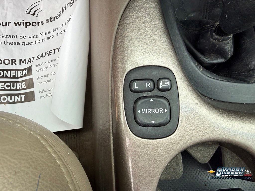 Used 2004  Toyota Limited image 13