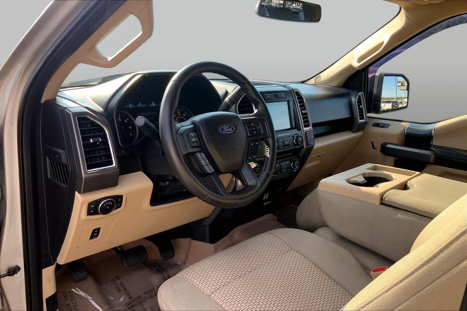 Used 2017 White Gold Ford XLT image 16
