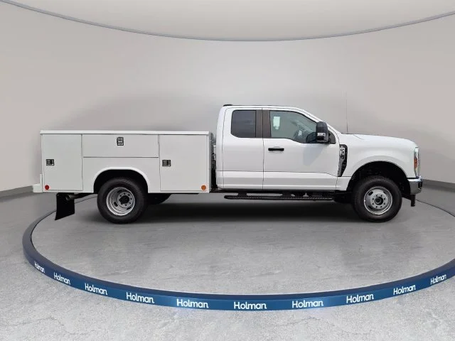 New 2026 Oxford White Ford XL image 3