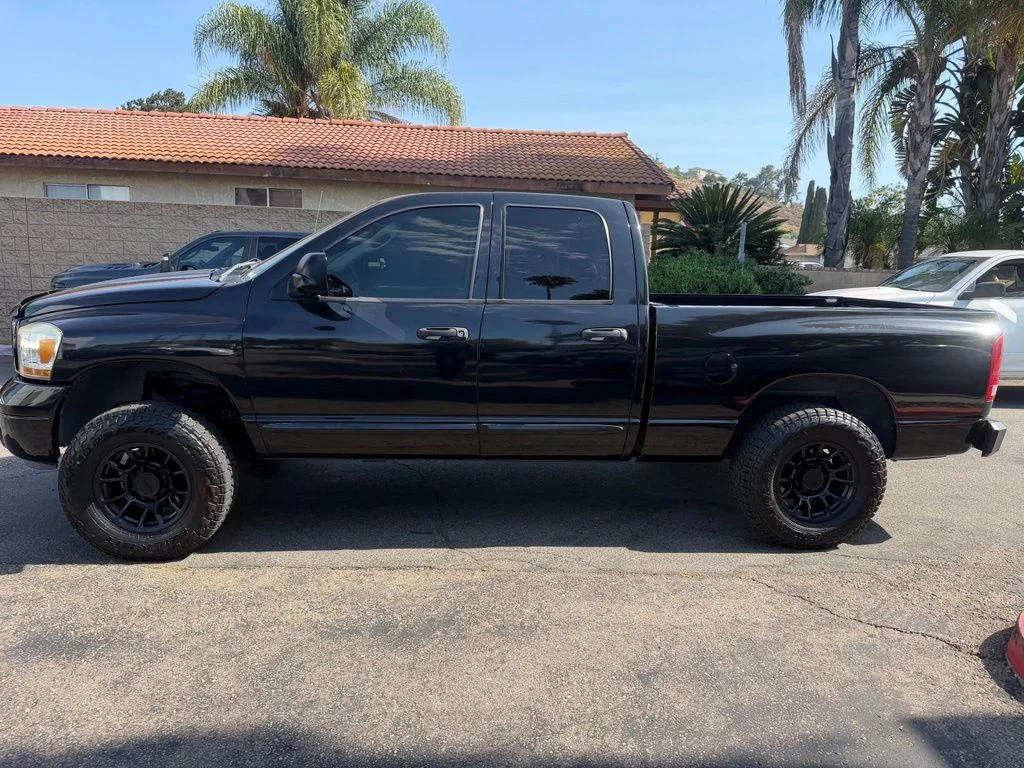 Used 2006 Black Dodge SLT image 8