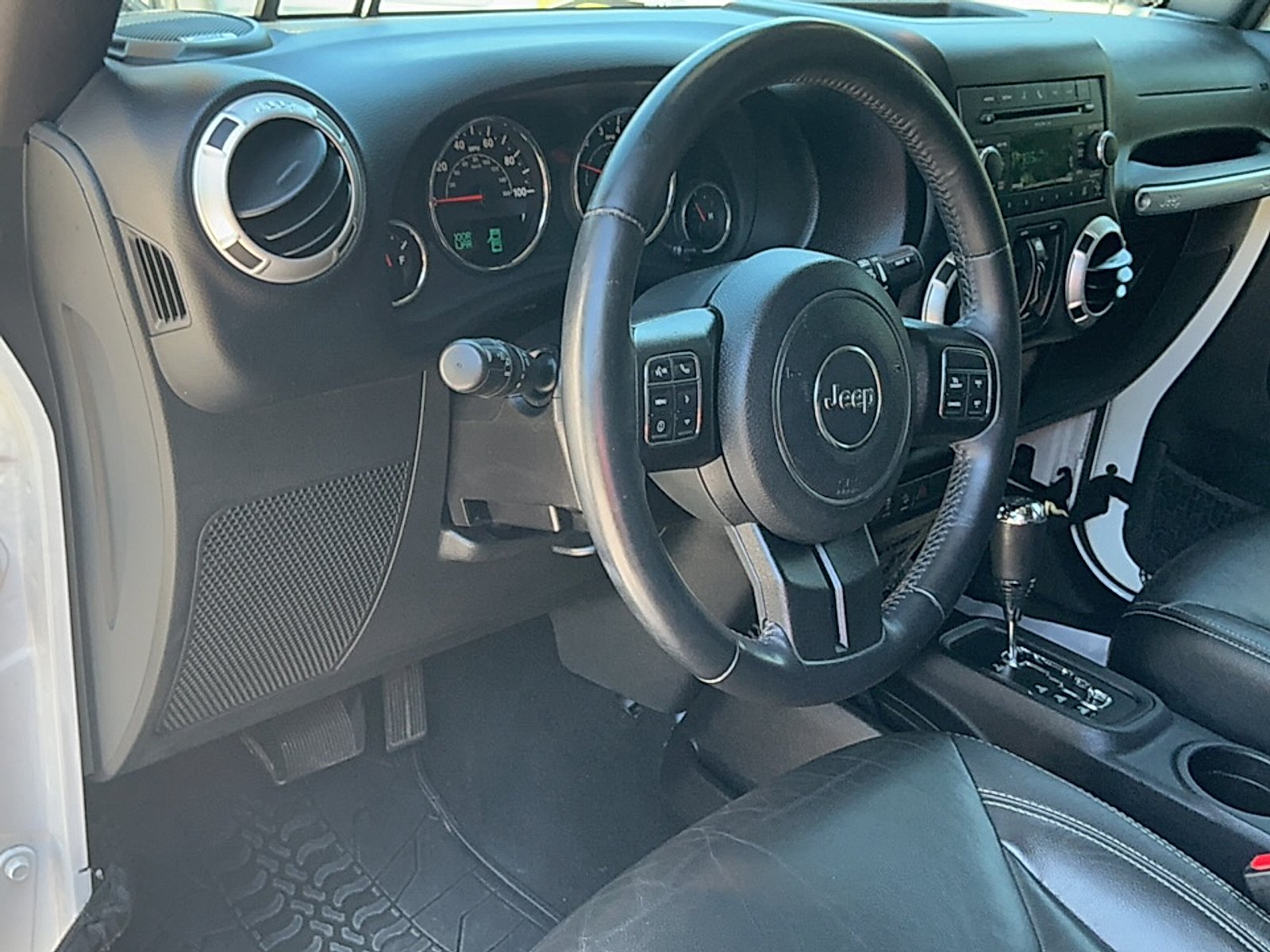 Used 2016 Bright White Clearcoat Jeep Sahara image 7