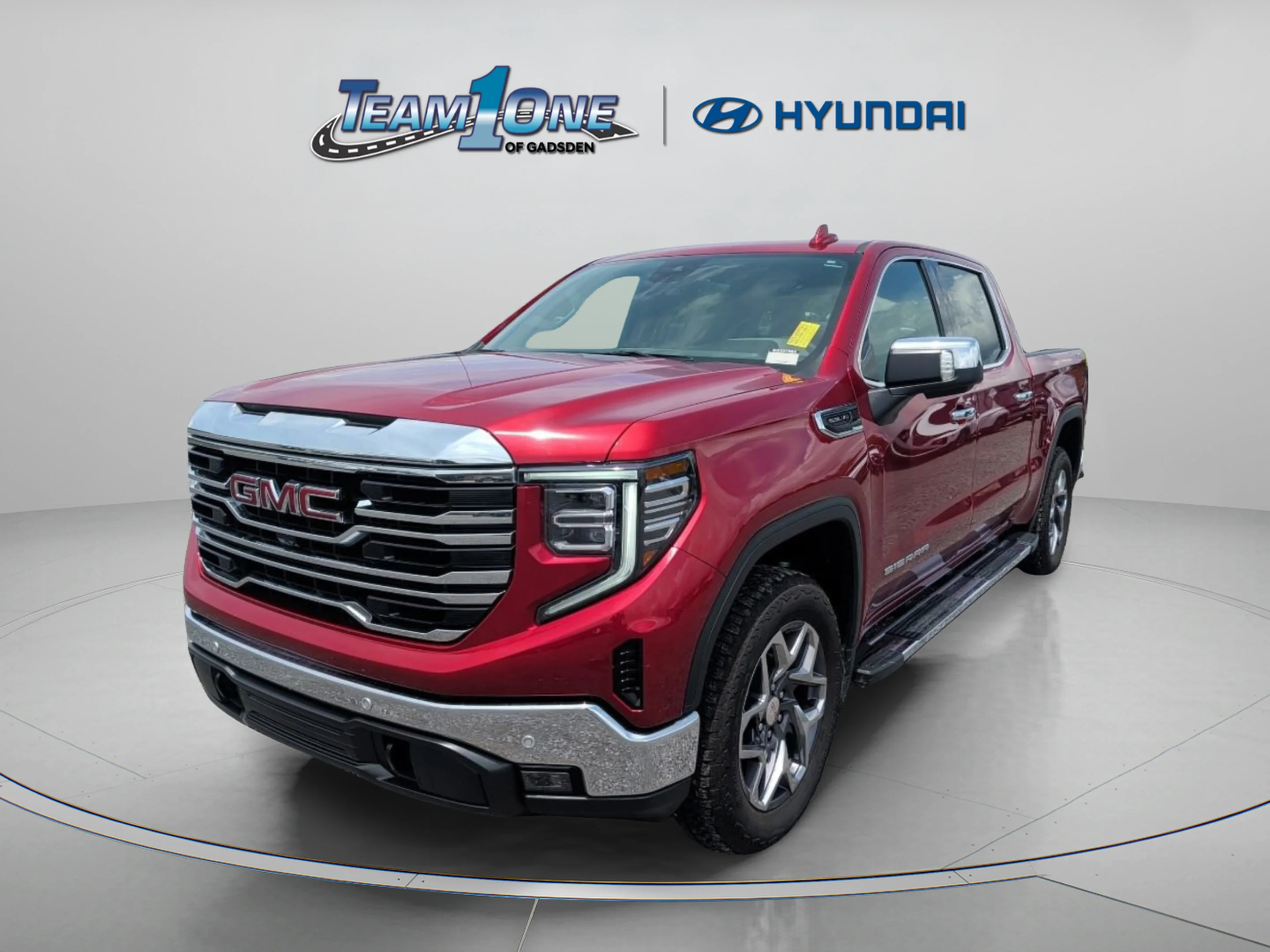 Used 2025 Volcanic Red Tintcoat GMC SLT image 4