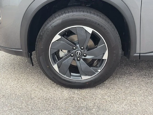 2025 Nissan Rogue SV - Photo 26