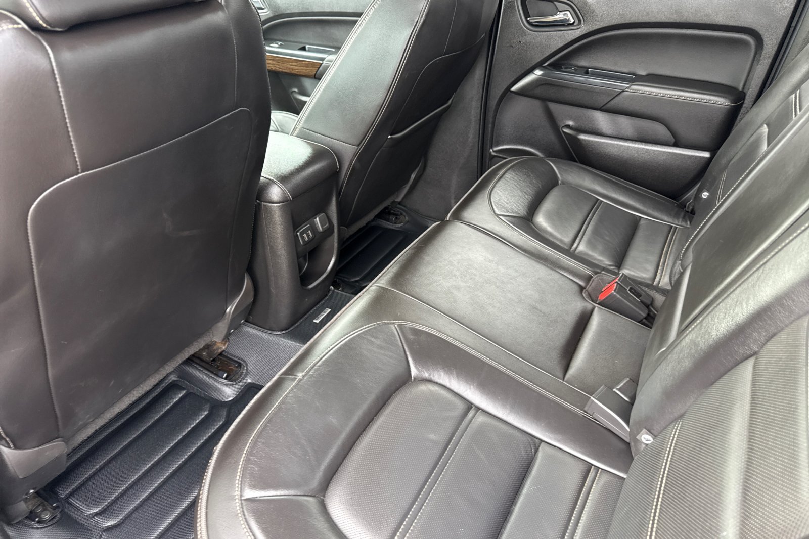 Used 2018 White GMC Denali image 12