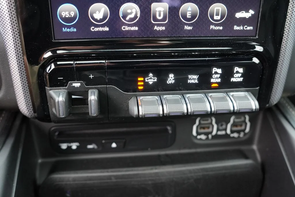 Certified Used 2019 Black Ram Limited image 33