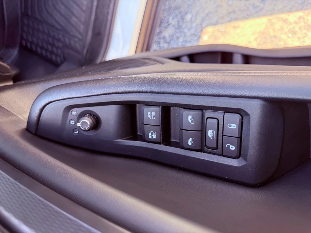 Used 2024 White Jeep Altitude X image 12
