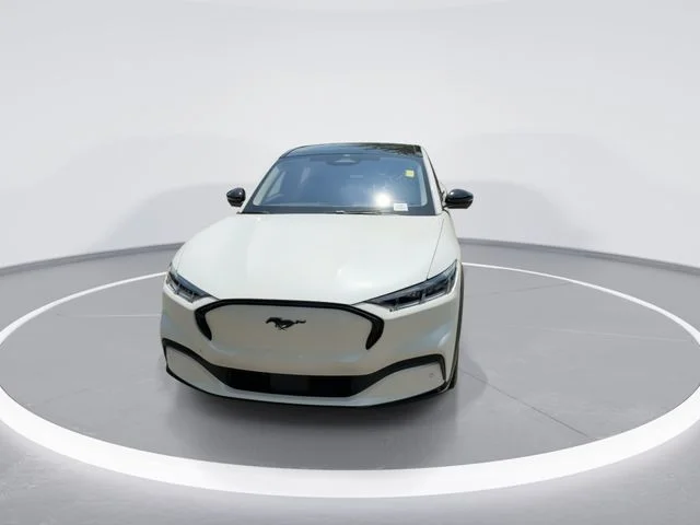 Used 2023 White Ford Premium image 3