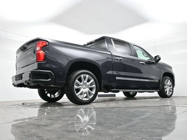 Used 2022 Dark Ash Metallic Chevrolet High Country image 31