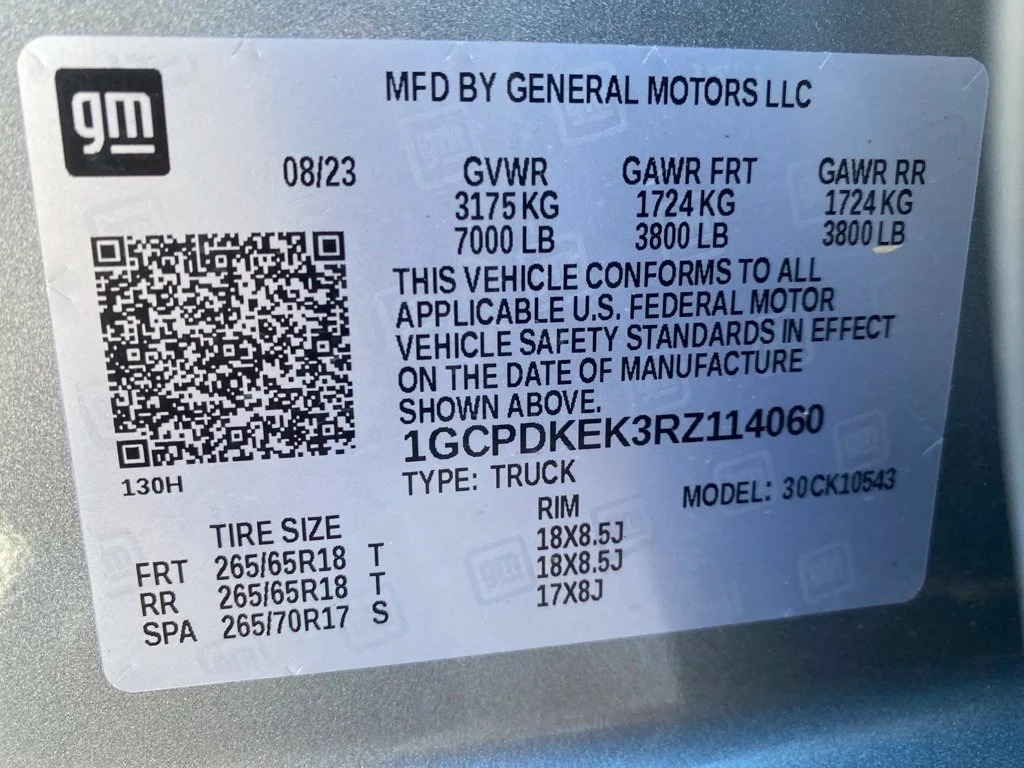 Used 2024 Sterling Gray Metallic Chevrolet LT (2FL) image 40