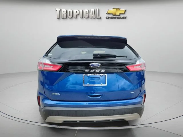 Used 2024 Blue Ford SEL image 4