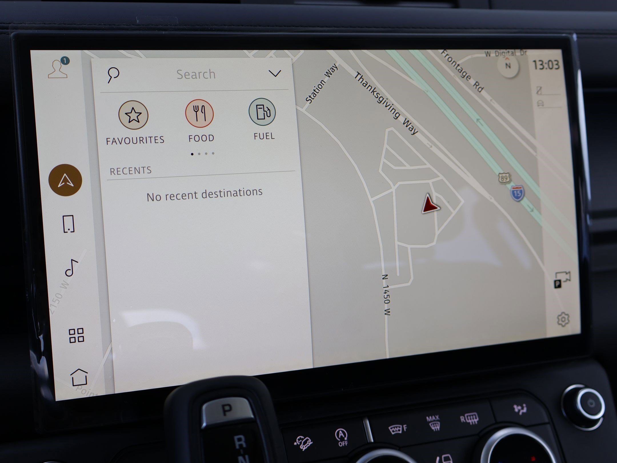 New 2026 Santorini Black LAND ROVER P400 X-Dynamic SE image 13