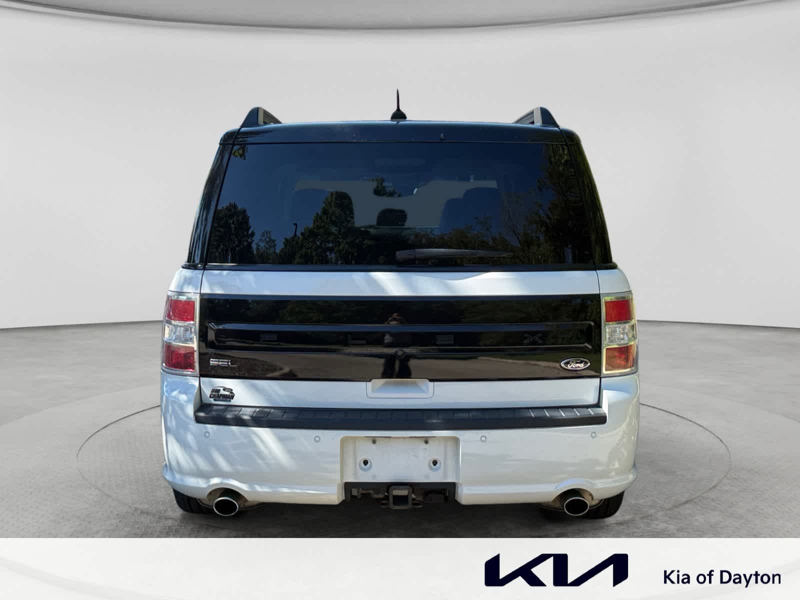 Used 2016 Oxford White Ford SEL image 6