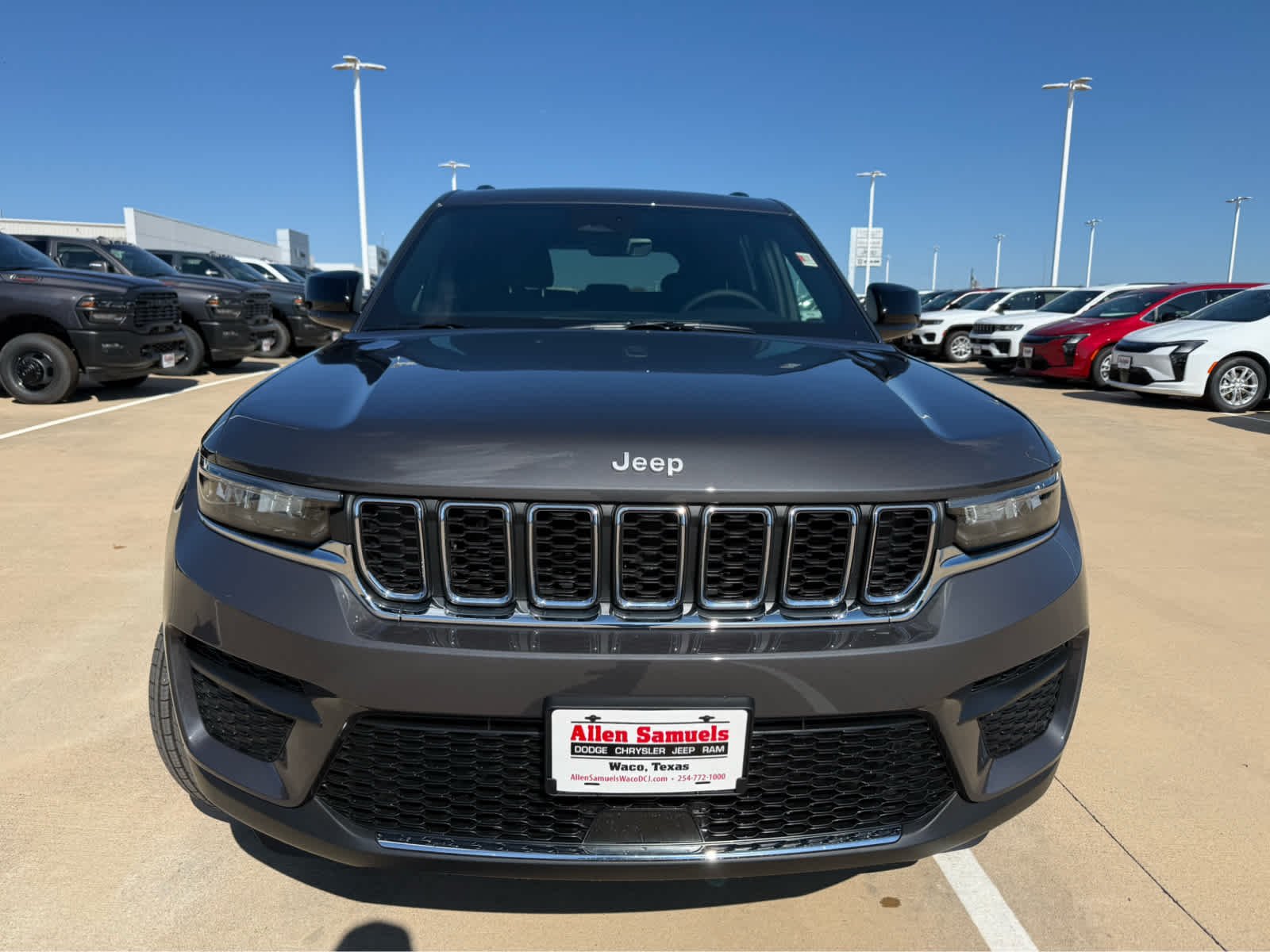 New 2026 Baltic Gray Metallic Clear-Coat Exterior Paint Jeep Laredo X image 3