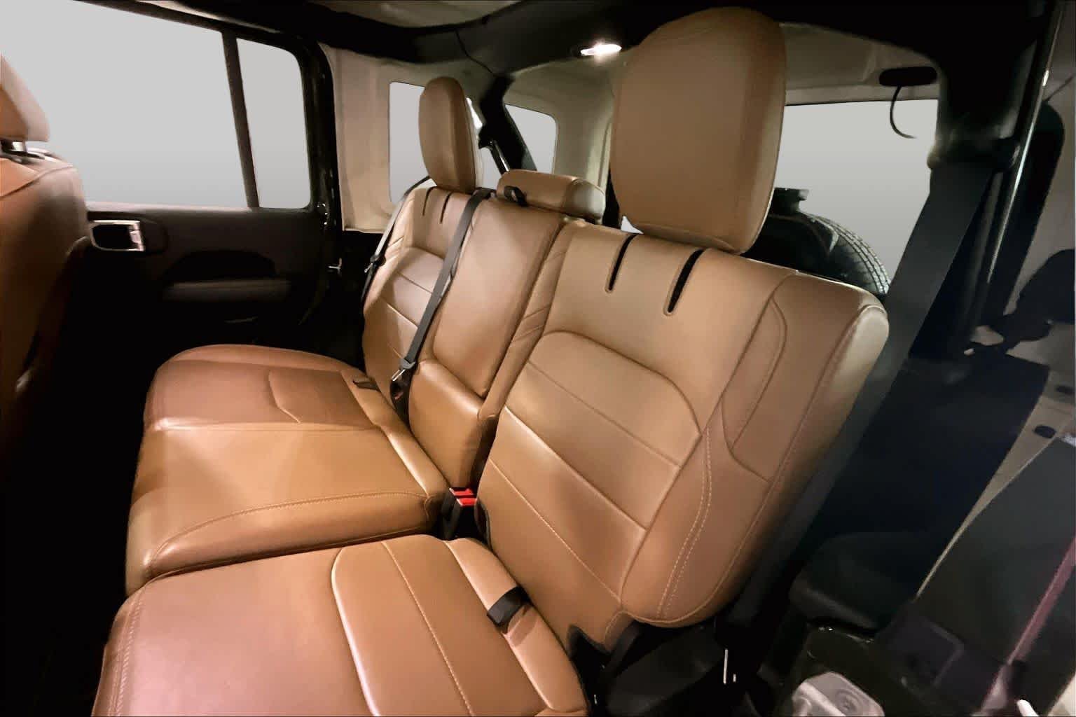 Used 2022 Sarge Green Clearcoat Jeep Unlimited Sahara image 20