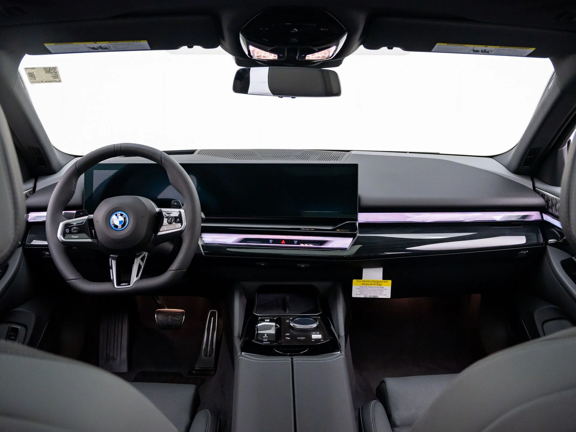 New 2027 Dk. BMW 550e xDrive image 10