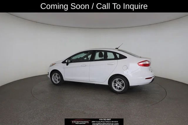 Used 2019 White Ford SE image 9