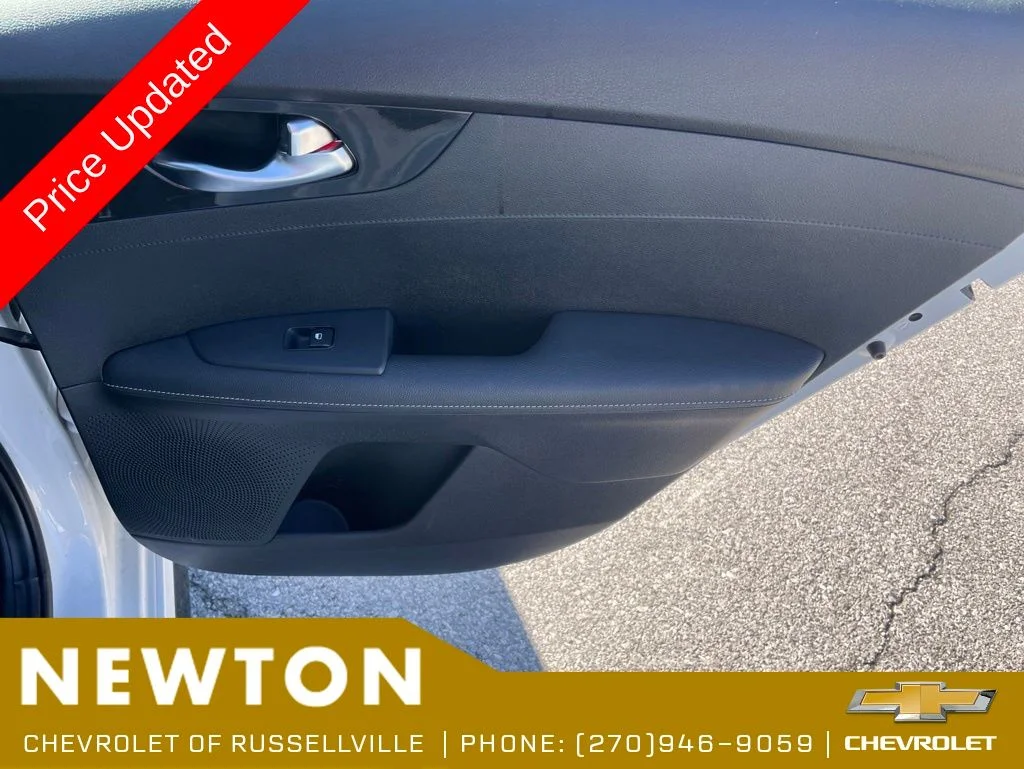 Used 2023 White Kia GT-Line image 31