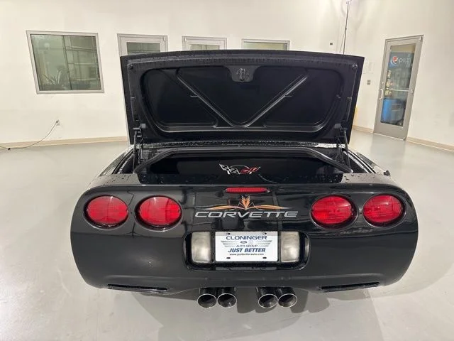 Used 2001 Black Chevrolet Base image 10