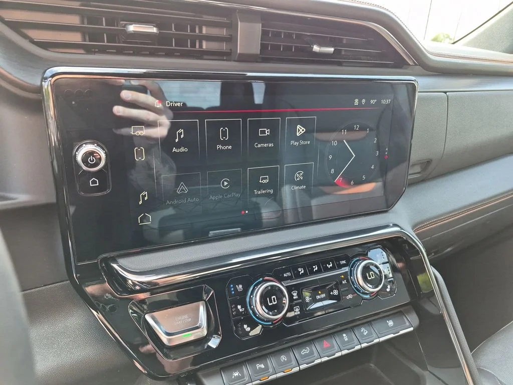 Used 2023 White GMC AT4 image 28
