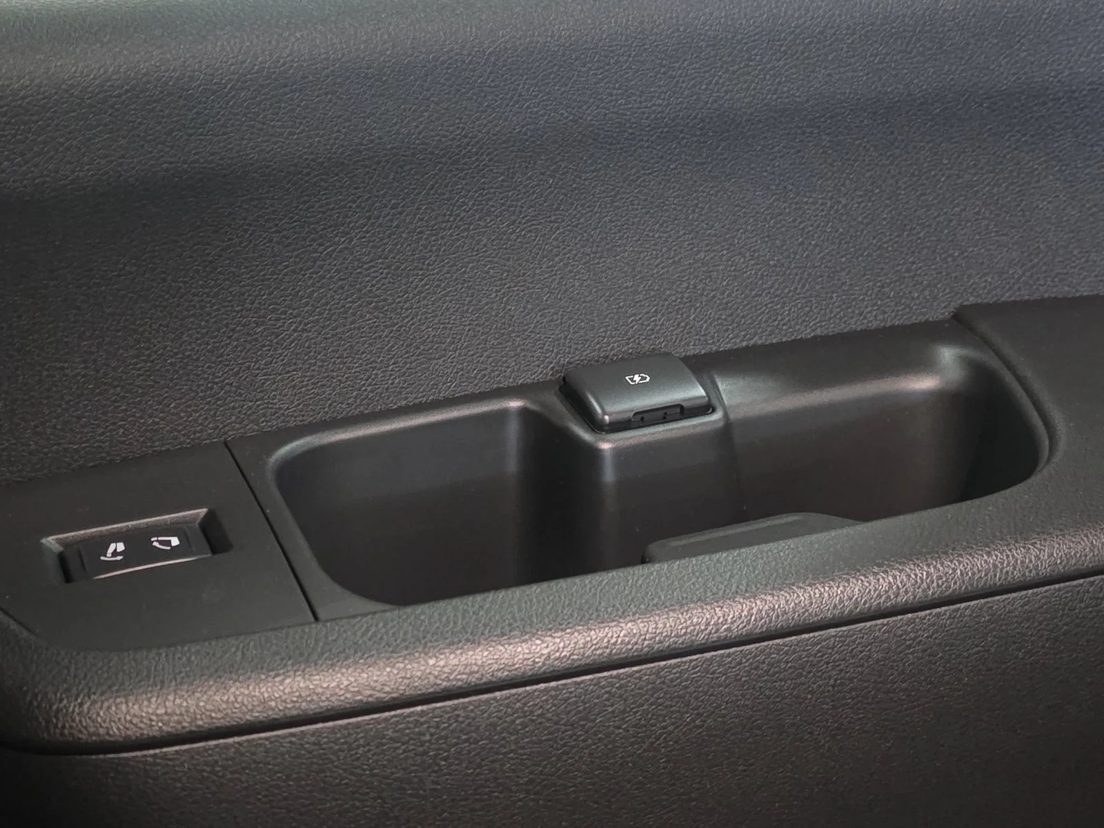 2026 Nissan Armada PRO-4X - Photo 26