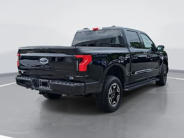 Used 2023 Black Ford XLT image 3