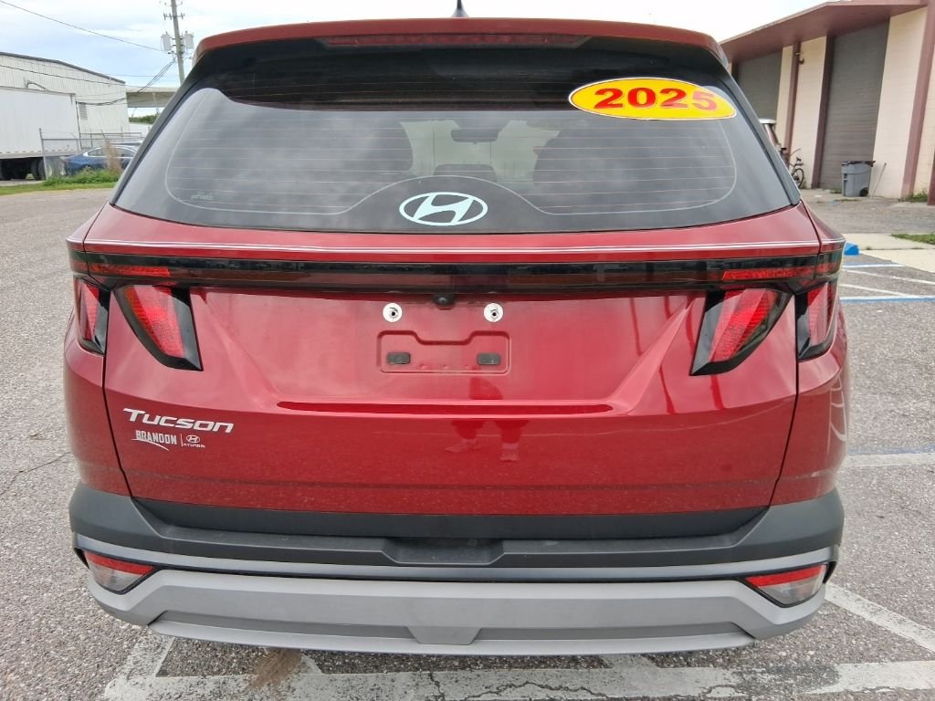 Used 2025 Red Hyundai SE image 4