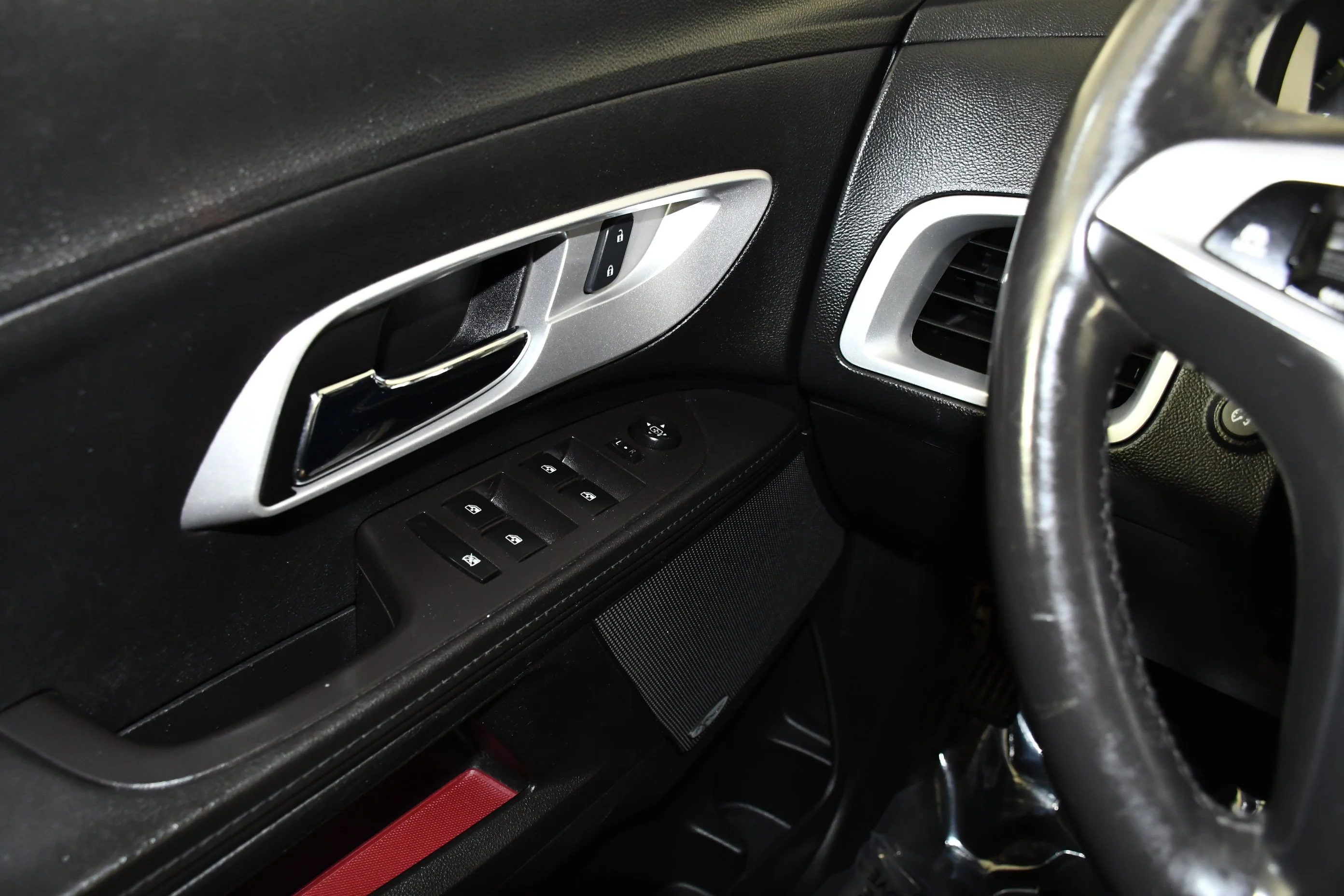 Used 2016 Blue Velvet Metallic Chevrolet LT image 32