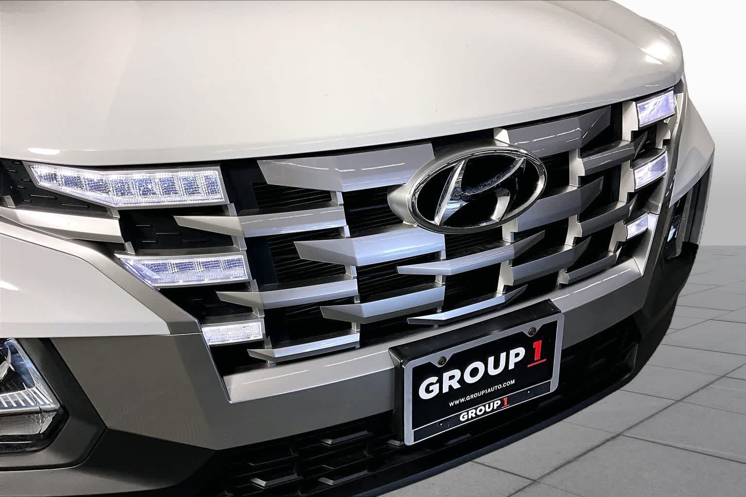 Used 2022 Ice White Hyundai SEL image 24