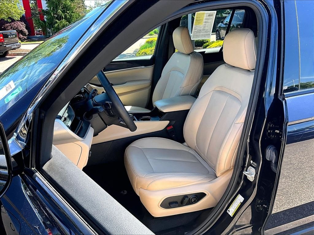 Used 2024 Black Jeep 4xe image 10