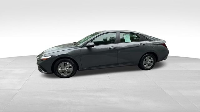 2026 Hyundai Elantra SE - Photo 5